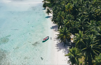 ހުވަދޫގެ މި ރީތިކަމާއި ފުރިހަމަ ކަމުގެ ތެރެއަށް ގެއްލިފައި