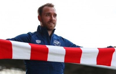 ހިތް ހުއްޓުނު އެރިކްސަން، އަށް މަހަށް ފަހު މެޗެއް ކުޅެފި