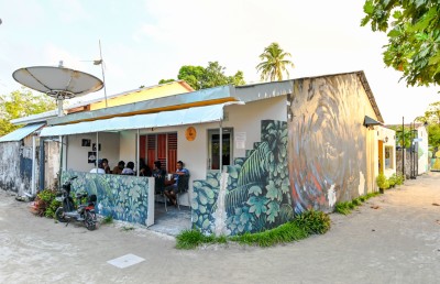 ޒިދުނާ ނަގައިދެނީ އާއިލީ ވިޔަފާރީގެ ފިލާވަޅެއް