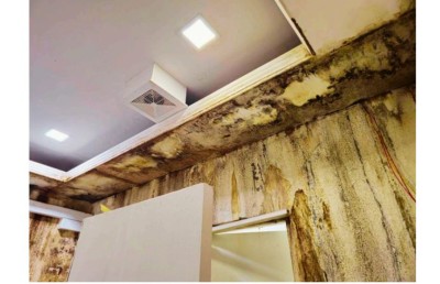 އައިކޮމްގެ އޮފީހުގައި ފޫ ޖަހާފައި، މަސައްކަތްކުރަނީ ދެ ޝިފްޓަކަށް