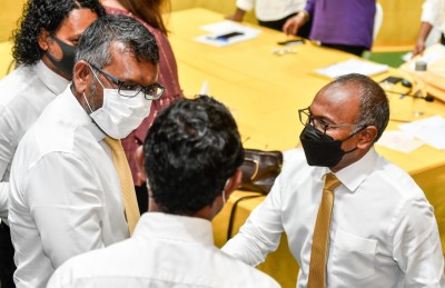 ފައްޔާޒަށް މިއީ ދެ ރައީސުންގެ ފައިޓެއް ނޫން