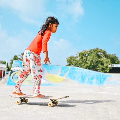 އަރުޝީގެ އުމުރުން އެންމެ ހަ އަހަރު، އެކަމަކު އެއީ ސްކޭޓް ކުރުމުގެ "އެއްވަނަ"