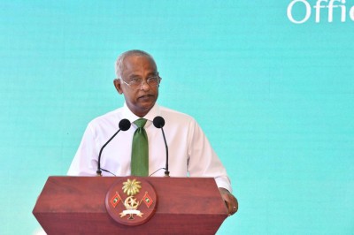 ކޮލެޓީ ބޭސް ލިބުމުގެ ދަތިތަތަކަށް ހައްލު ހޯދައިދޭނަން: ރައީސް