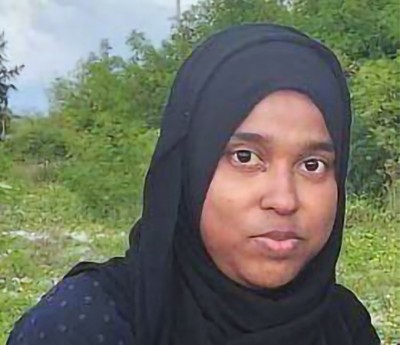 ކުޑަ ދަރިފުޅާ އެކު މަންމައަކު ގެއްލިގެން ހޯދަނީ