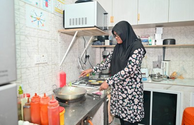 ވަޒީފާ ގެއްލުނަސް ހާހެއް ނެތް، މިހާރު މިއީ ވިޔަފާރީގައި އެންމެ އުފާވެރި ދެމަފިރިން