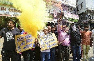 އަހްމަދު އާބާދުގައި ބޮމުގެ ހަމަލާދިން 38 މީހަކަށް މަރުގެ ހުކުމް