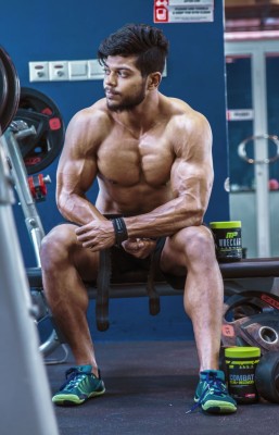 ނަހްޔާންގެ ރިކޯޑް: ބޮލަށްވެއްޓުނު ފުރައްސާރައިގެ ދުނިޔެ ކޮނޑަށްލައިގެން