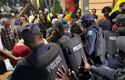 މުޒާހަރާކުރުމަށް ގާނޫނީ އިމުގެ ތެރެއިން ފުރުސަތު ދޭން އެޗްއާރުސީއެމުން ގޮވާލައިފި