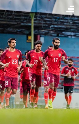 ގައުމީ ޓީމު ދެ ބަޔަށް ބަހައިގެން ދެ ފްލައިޓެއްގައި ދެ ރޫޓަކުން އިންޑިއާގެ ޝިލޯންގަށް