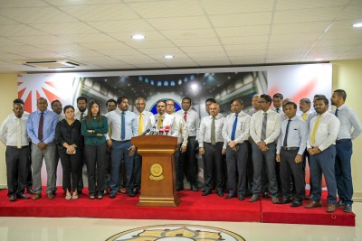 މަޖިލީސް ރައީސްކަމުން ނަޝީދު ވަކިކުރެވޭ ވަރަށް ސޮއި ހަމަކޮށްފި