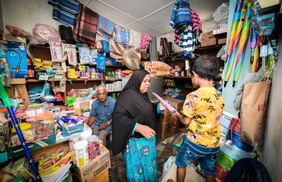 މައުމޫނަށް އެހީވުމަށް ފަހު ނުކުމެ ސޭޓު ހޯދި މުރާލި ދިރިއުޅުން