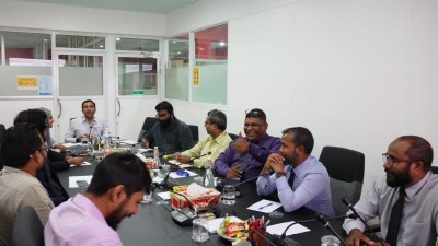 އިތުބާރު ގެއްލޭ ގޮތަށް އަމަލުކުރާ ކަމަށް ބުނެ، 'ވަގުތު' ނޫހުން ނޫސްވެރިކަމުގެ އިނާމު ބޮއިކޮޓު ކޮށްފި