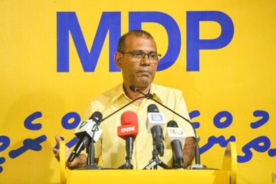 ނަޝީދު ވަކިކުރާ މައްސަލަ 54 މެމްބަރުންގެ ސޮޔާއެެކު މަޖިލީހަށް ވައްދައިފި