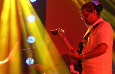 މިހާރު ކިޔާލަން އަދި އަޑު އަހާލަން: ޔާނި މުއާދުގެ ހިތްގައިމު ނަލަނަލަ އަޑު