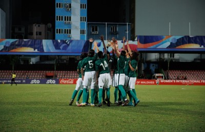 ސީޝެލްސް ބަލިކޮށް ސައުދީގެ އަންހެން ޓީމުން ބައިނަލްއަގްވާމީ ފުރަތަމަ މެޗް ކާމިޔާބުކޮށްފި