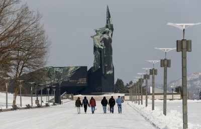 ރަޝިޔާ ސިފައިން ޔޫކްރޭނަށް ވަދެއްޖެ