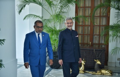 ރަސްމީ ދަތުރެއްގައި ފޮރިން މިނިސްޓަރު އިންޑިއާއަށް