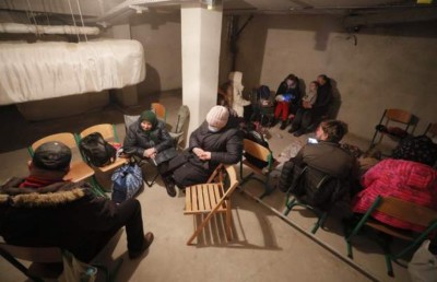 ޔުކްރޭނުގެ ގިނަ މީހުން ރޭ ހޭދަކުރީ ބިންގަރާސްތަކުގައި