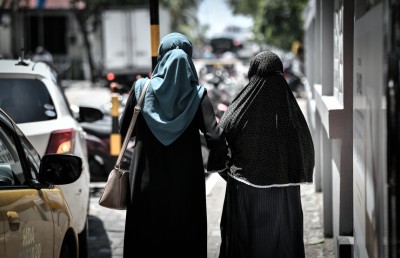 ދަރިން ބިޒީ: މައިންބަފައިން އެކަނިވެރިކަމާއި ވޭނުގައި!