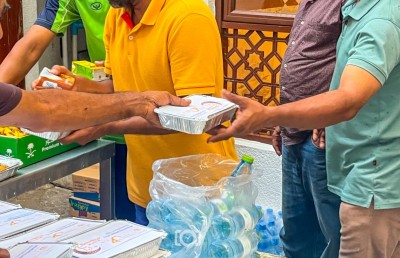 އެލައިޑުން މާލެ ސަރަހައްދުގެ މިސްކިތްތަކުގައި އިފްތާރު ޕެކުތައް ބަހަނީ