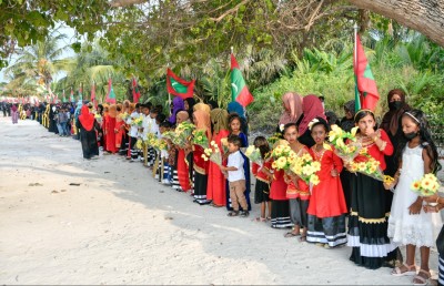 ފައްޔާޒަށް ރައީސަށް ކިޔާ ވަރުގެ ހޫނު މަރުހަބާއެއް!