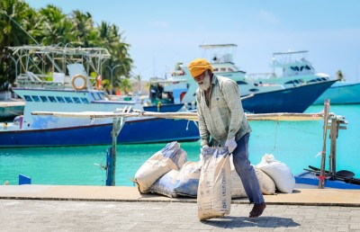 ދިރިއުޅުމުގެ ކާމިޔާބު ދަތުރެއްގެ ހުންގާނުގައި އަނބިމީހާ