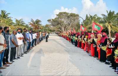 ފައްޔާޒަށް ރައީސަށް ކިޔާ ވަރުގެ ހޫނު މަރުހަބާއެއް!