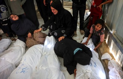 ޣައްޒާގައި އދ.ގެ އިމާރާތަކަށް ހަމަލާދީ ނުވަ ކުދިންނާ އެކު 19 މީހަކު ޝަހީދު