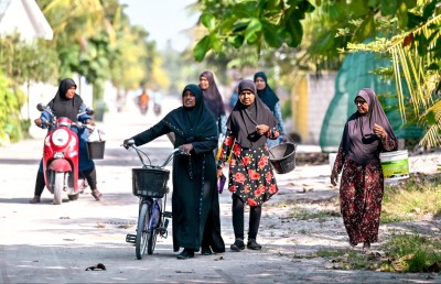 ފޮޓޯ ސްޓޯރީ: ކެނދިކުޅުދޫގެ ހަޒާނާ ތެރެއަށް ވަންނަ މިއީ ވަރުގަދަ ފައުޖެއް