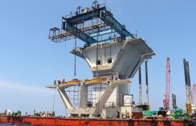 ތިލަމާލެ ބުރިޖް މަޝްރޫއުގައި ބޮޑު ކާމިޔާބެއް؛ ދުނިޔޭގެ އެންމެ އުސް ޕްރީކާސްޓް ސެގްމަންޓް ބަހައްޓައިފި