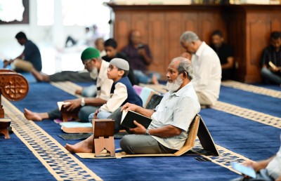 ހަދީސެއްގެ އަލީގައި: ދަރިންގެ ކިބައިގައި ތިން ސިފައެއް އަށަގެންނެވުން