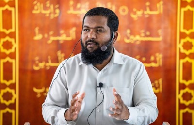 ފެންނަނީ އަރަމުން އަންނަ ޒުވާން ޝައިހަށް އޮތް ލޯބި