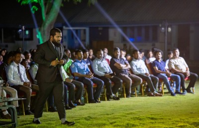 ފެންނަނީ އަރަމުން އަންނަ ޒުވާން ޝައިހަށް އޮތް ލޯބި