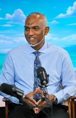 550 އަށް ވުރެ ގިނަ މަޝްރޫއު ހިންގަން ވަނީ ސޮއިކޮށްފައި: ރައީސް