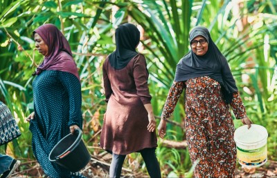 ފޮޓޯ ސްޓޯރީ: ކެނދިކުޅުދޫގެ ހަޒާނާ ތެރެއަށް ވަންނަ މިއީ ވަރުގަދަ ފައުޖެއް