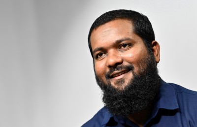 ފެންނަނީ އަރަމުން އަންނަ ޒުވާން ޝައިހަށް އޮތް ލޯބި