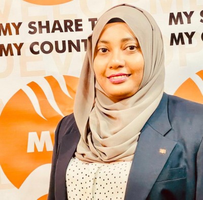 އެމްޑީއޭ އަންހެނުންގެ ކައުންސިލް ޗެއާޕާސަންއަކަށް ދުމެއިނާ