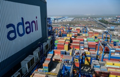 ލަންކާގައި އޮންނަ ޗައިނާ ބަނދަރުގައި އިންޑިއާގެ އަދާނީން ބިޔަ ކޮންޓެއިނާ ޓާމިނަލެއް ހަދައިފި