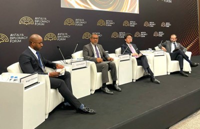 ދުނިޔެއަށް ކުރިމަތިވަމުންދާ ނުރައްކާތަކުން އަރައިގަތުމަށް މަޝްވަރާ އިސްކުރަން ހަލީލް ބާރުއަޅުއްވައިފި