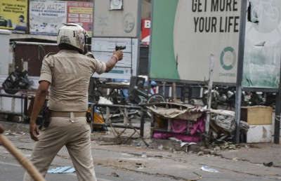 އިންޑިއާގައި މުސްލިމުންގެ ވަގުފް ބިންތަކުގެ މައްސަލައިގައި ކުރި މުޒާހަރާގައި ބަޔަކު މަރުވެއްޖެ