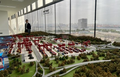 ބެއިޖިންގެ ބަހާރުން، ޗޮންޗިންގެ ދެގުނަ އުފާވެރިކަަމަށް