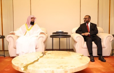 މަދީނާގެ ހަރަމްފުޅުގެ އިމާމުގެ ވަޑައިގަތުމުން ރަތްދޫލައިގެ މަރުހަބާއެއް ކިޔައިފި