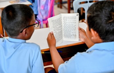 ޗިލްޑްރަންސް އޮމްބަޑްސްޕާސަންގެ އޮފީހުން "ޔަންގް އެންޓަޕްރެނާސް" ފެއާއެއް ބާއްވަނީ