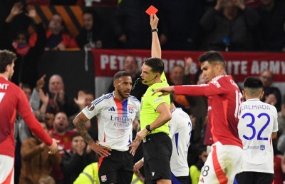 އިތުރު ވަގުތުގެ "ޑްރާމާ" ގައި މެގުއާގެ ލަނޑުން މޮޅުވެ ޔުނައިޓެޑް ސެމީ އަށް