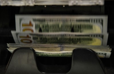 އިންޑިއާ މީހަކު ޒެމްބިއާ އެއާޕޯޓުން ދެ މިލިއަން ޑޮލަރާ އެކު ހައްޔަރުކޮށްފި