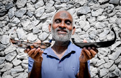 އަޖައިބެއްހާ ހުނަރުވެރި ހަމީދު މިކުރަނީ ދިގު ދަތުރެއް