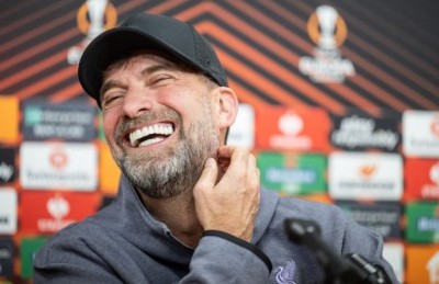 ރެއާލުގެ ކޯޗުކަމާ ކްލޮޕް ހަވާލުނުވާނެ ކަމުގެ އިޝާރާތެއް އޭޖެންޓް ދީފި