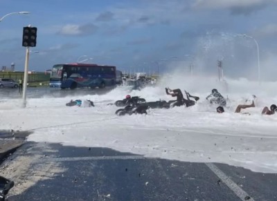 ހީވީ ސުނާމީގެ ރާޅެއް ހެން، މިއީ ނުރައްކަލުގެ ރަނގަބީލެއް؟