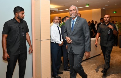 ރައީސް މުއިއްޒު މެލޭޝިއާ އަށް ފުރާވަޑައިގެންފި