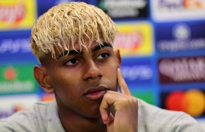 ފުޓްބޯޅައިގެ ތާރީހުގައި ވެސް އެންމެ މޮޅީ މެސީ: ޔަމާލް